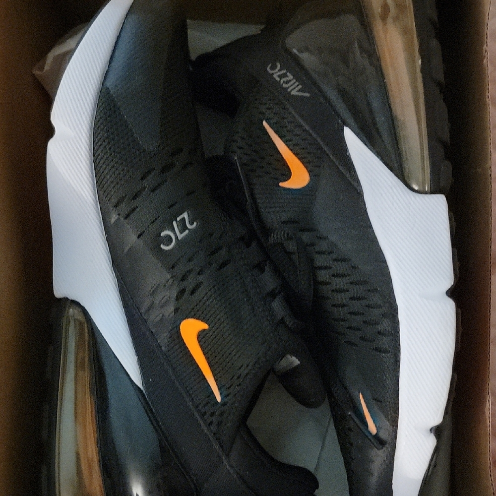 Nike Air Max 270 GS in Black and Orange